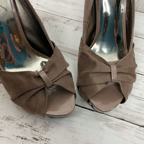 CARLOS Santana Taupe Peep Toe Heel Bow Tie Shoes Size 6 - Picture 5 of 13